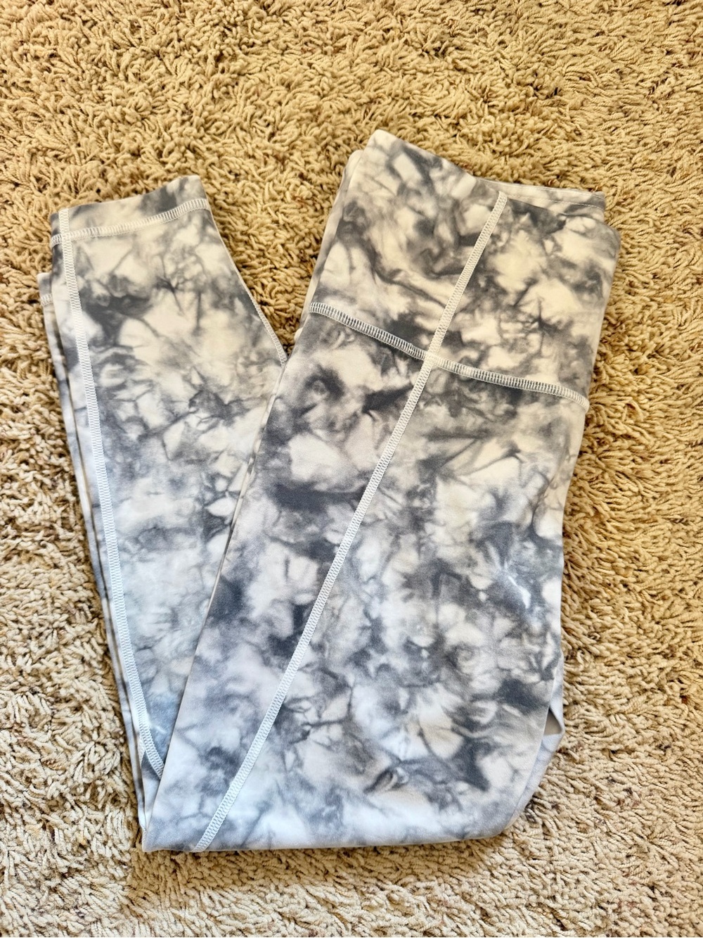 Athleta Salutation Legging